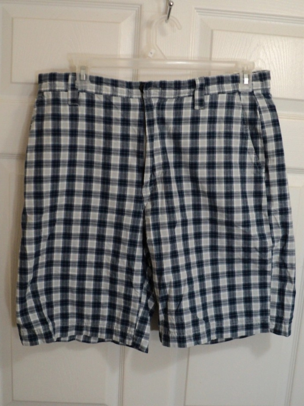 Izod Navy and White Plaid Flat-Front Men’s Shorts